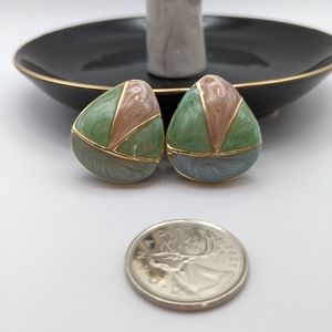 Pretty Vintage Clip On Earrings
